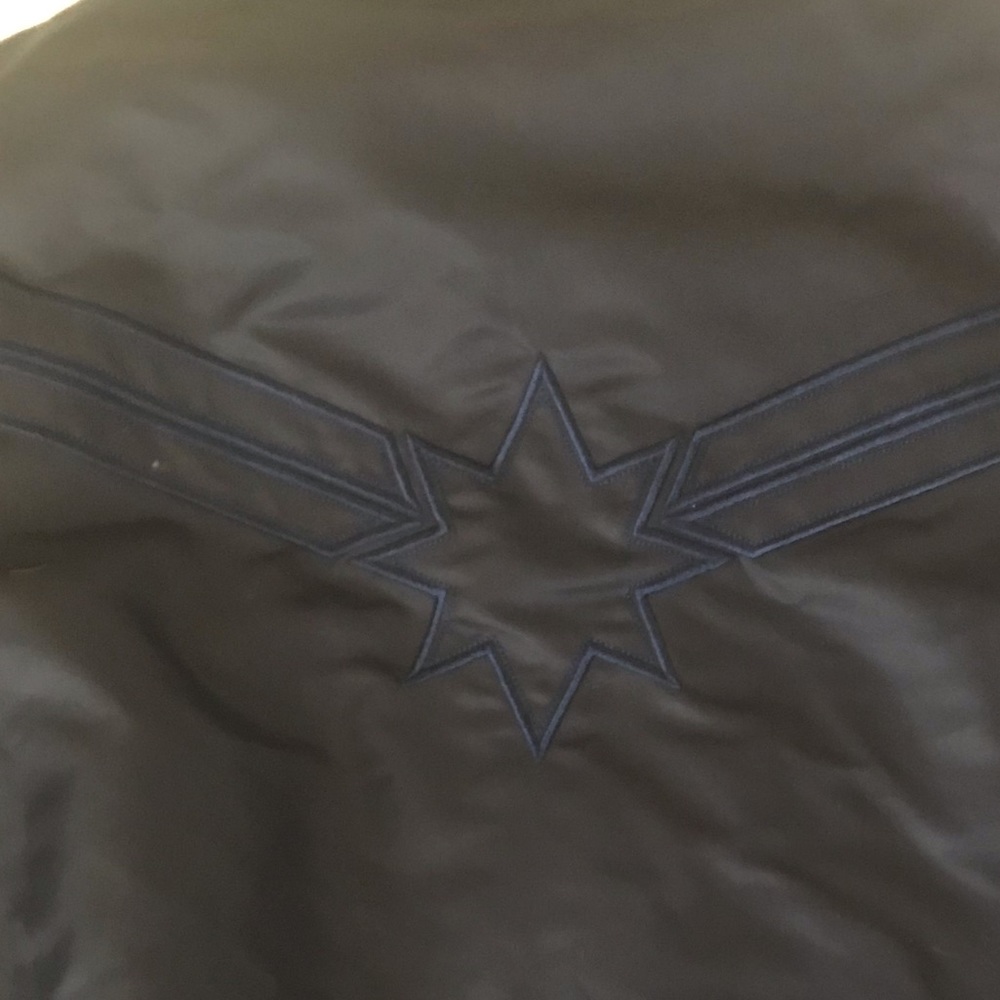 Captain Marvel flight jacket - Picture 5 of 6